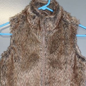 Girls Faux fur vest